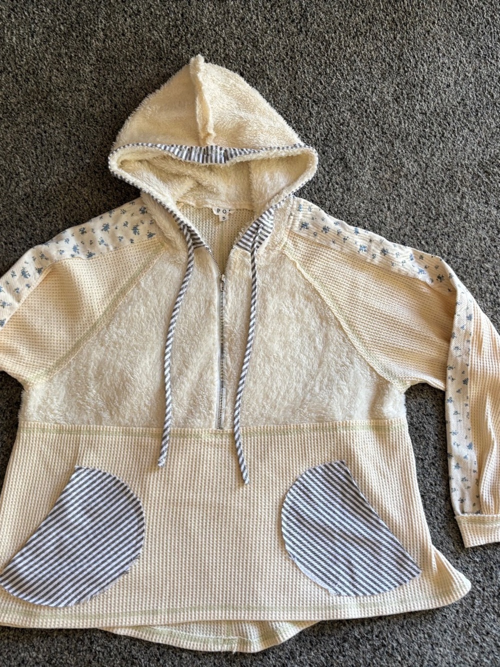 POL small fleece and waffle knit material star hooded top